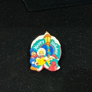 🔺FREE WHEN BUNDLED🔺 “Happy Holiday” Brooch with Carolers